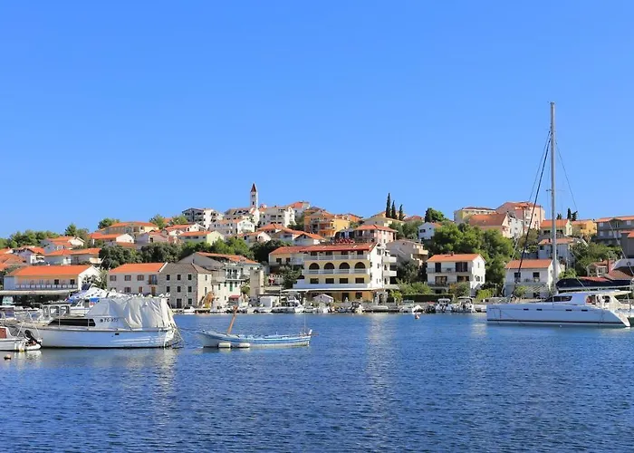 Vakantiehuis Seaside House With A Swimming Pool Seget Vranjica - - 4329