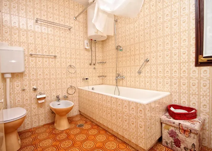 Seaside House With A Swimming Pool Seget Vranjica - - 4329 *