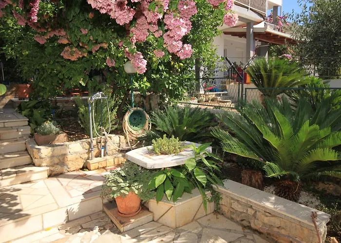 Seaside House With A Swimming Pool Seget Vranjica - - 4329 特罗吉尔