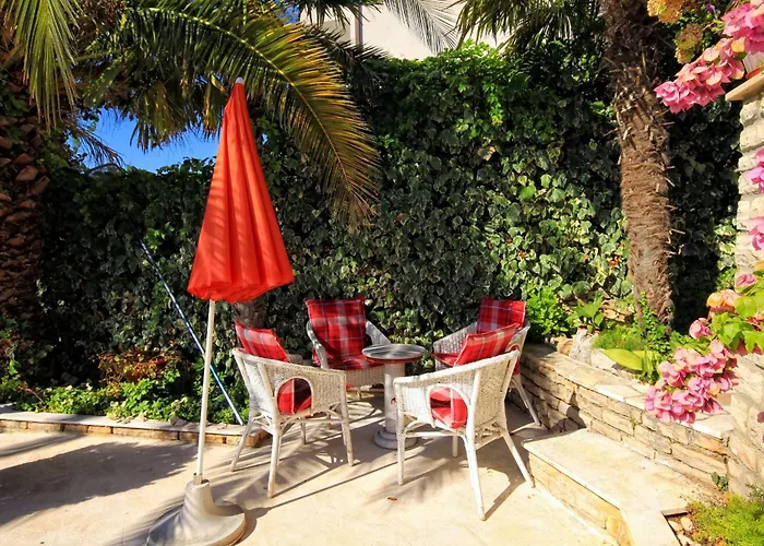 度假居 Seaside House With A Swimming Pool Seget Vranjica - - 4329