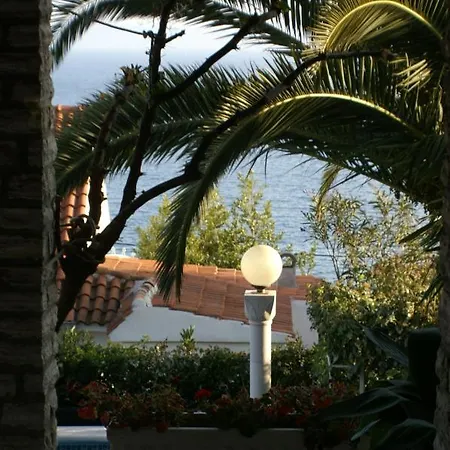 Casa de Férias Seaside House With A Swimming Pool Seget Vranjica, - 4329 Trogir